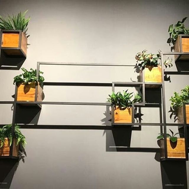 تصویر جای گلدانی دیواری